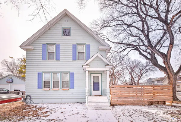$289,000 | 722 9th Avenue North, Fargo, ND 58102