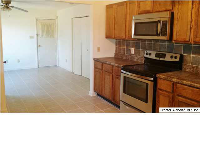 1065 Sunhill Road Northwest Birmingham, AL 35215 - Photo 4 of 17