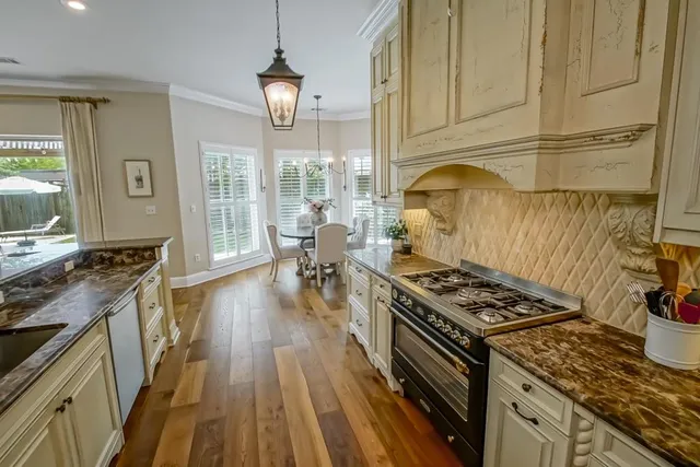 $925,000 | 106 Crepe Myrtle Place, Mandeville, LA 70471