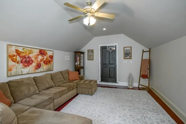 $925,000 | 106 Crepe Myrtle Place, Mandeville, LA 70471