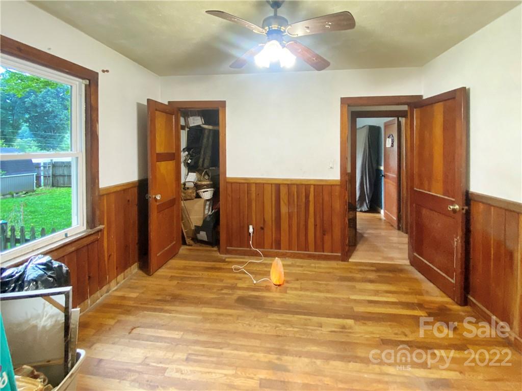 53 Saunook Road Waynesville, NC 28786 - Photo 6 of 10 a view of livingroom with furniture