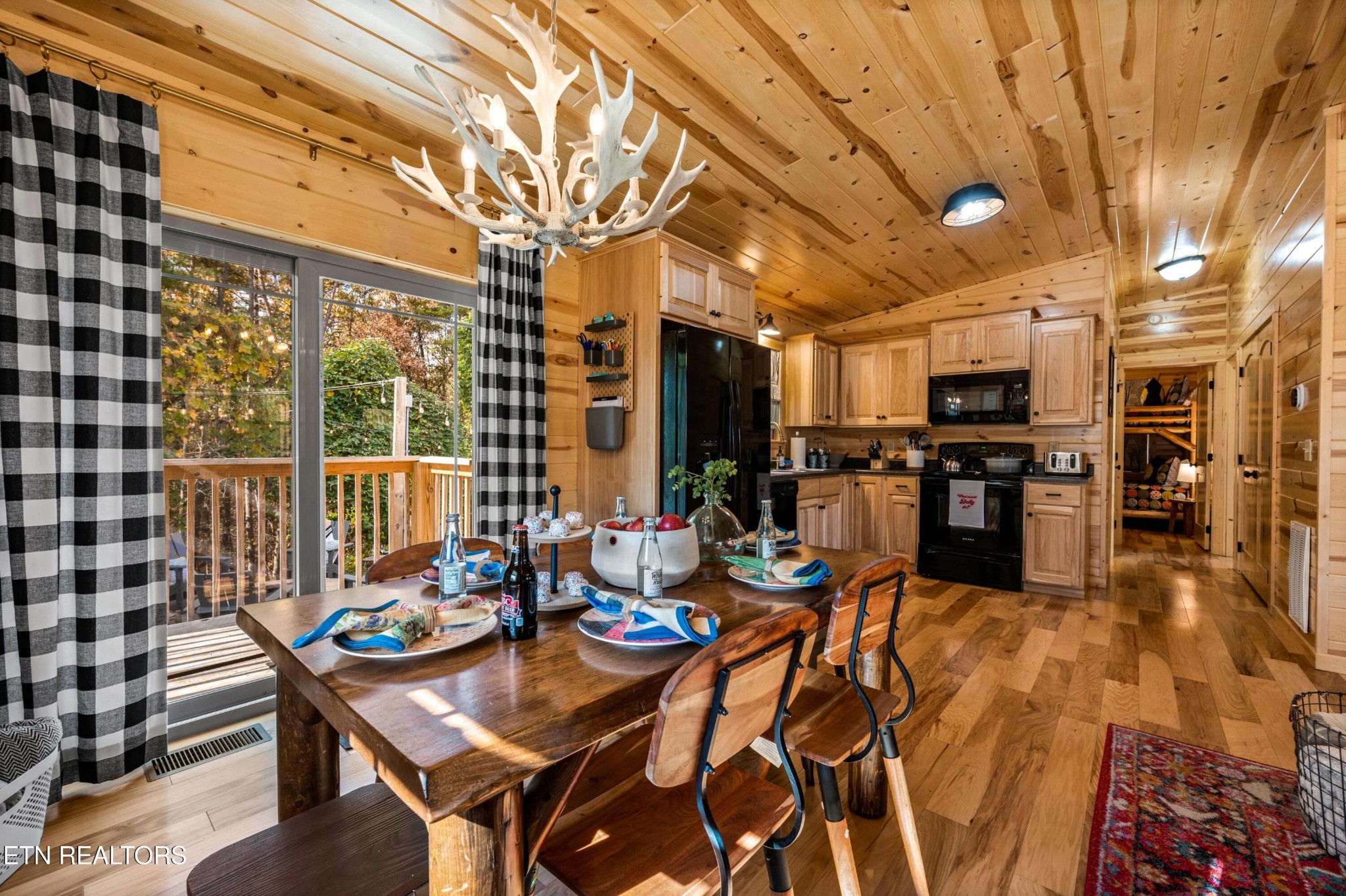 1136 Pinyon Circle Sevierville, TN 37863 - Photo 21 of 57