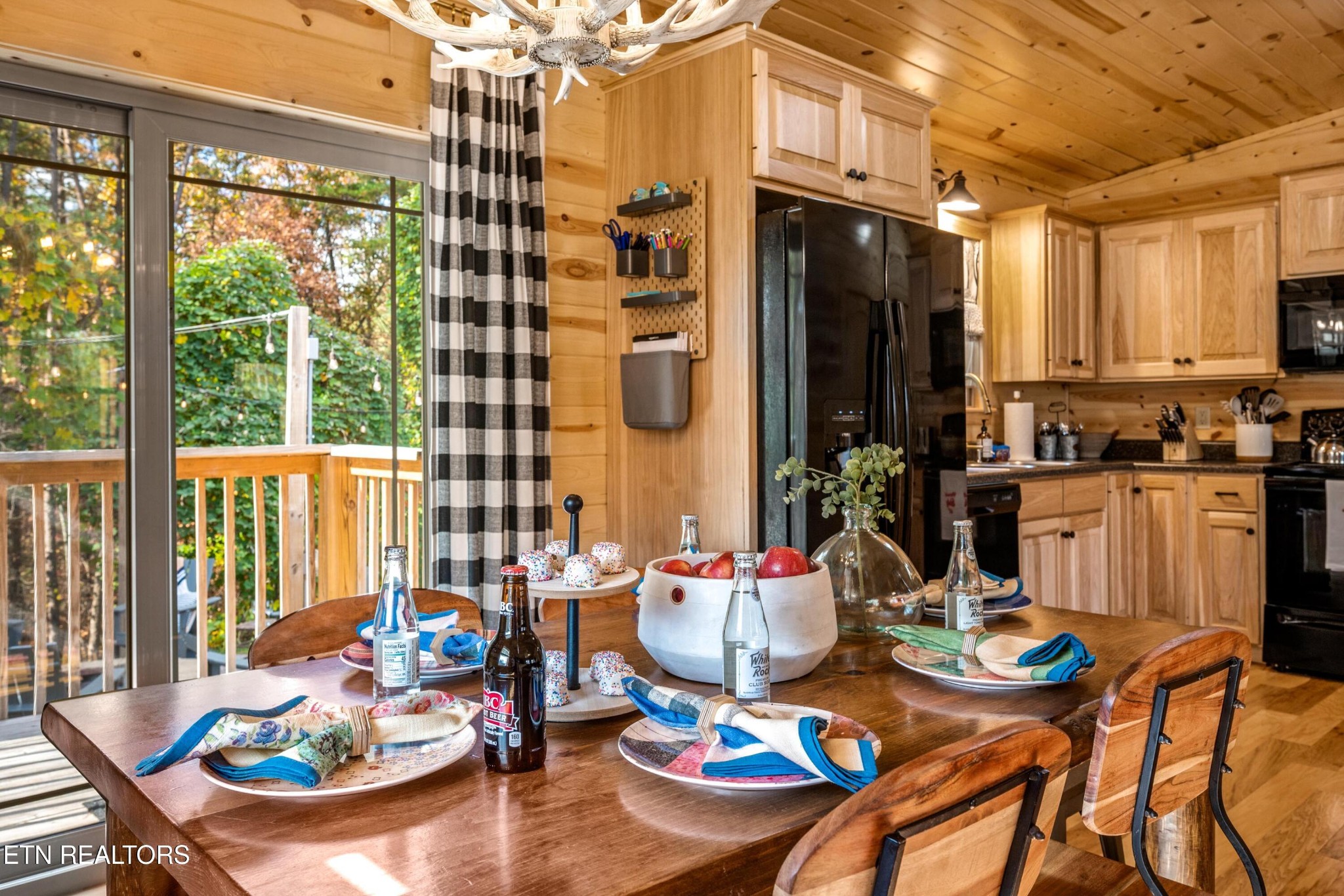 1136 Pinyon Circle Sevierville, TN 37863 - Photo 23 of 57