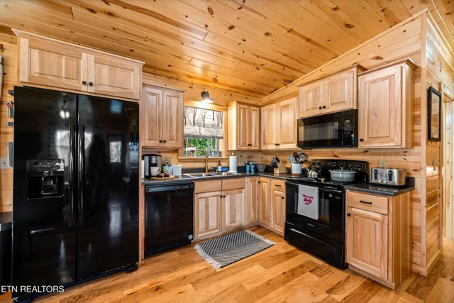 $539,000 | 1136 Pinyon Circle, Sevierville, TN 37863