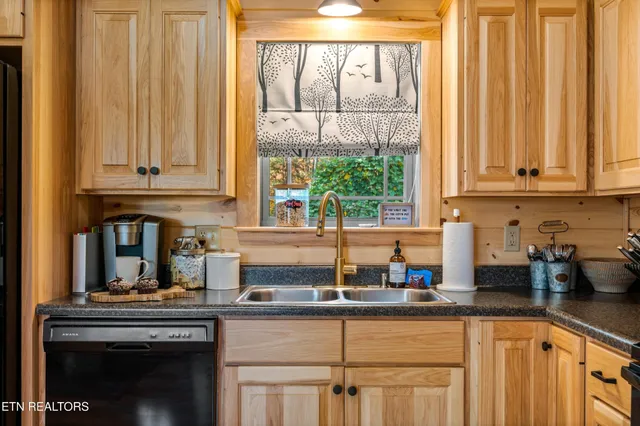 $539,000 | 1136 Pinyon Circle, Sevierville, TN 37863