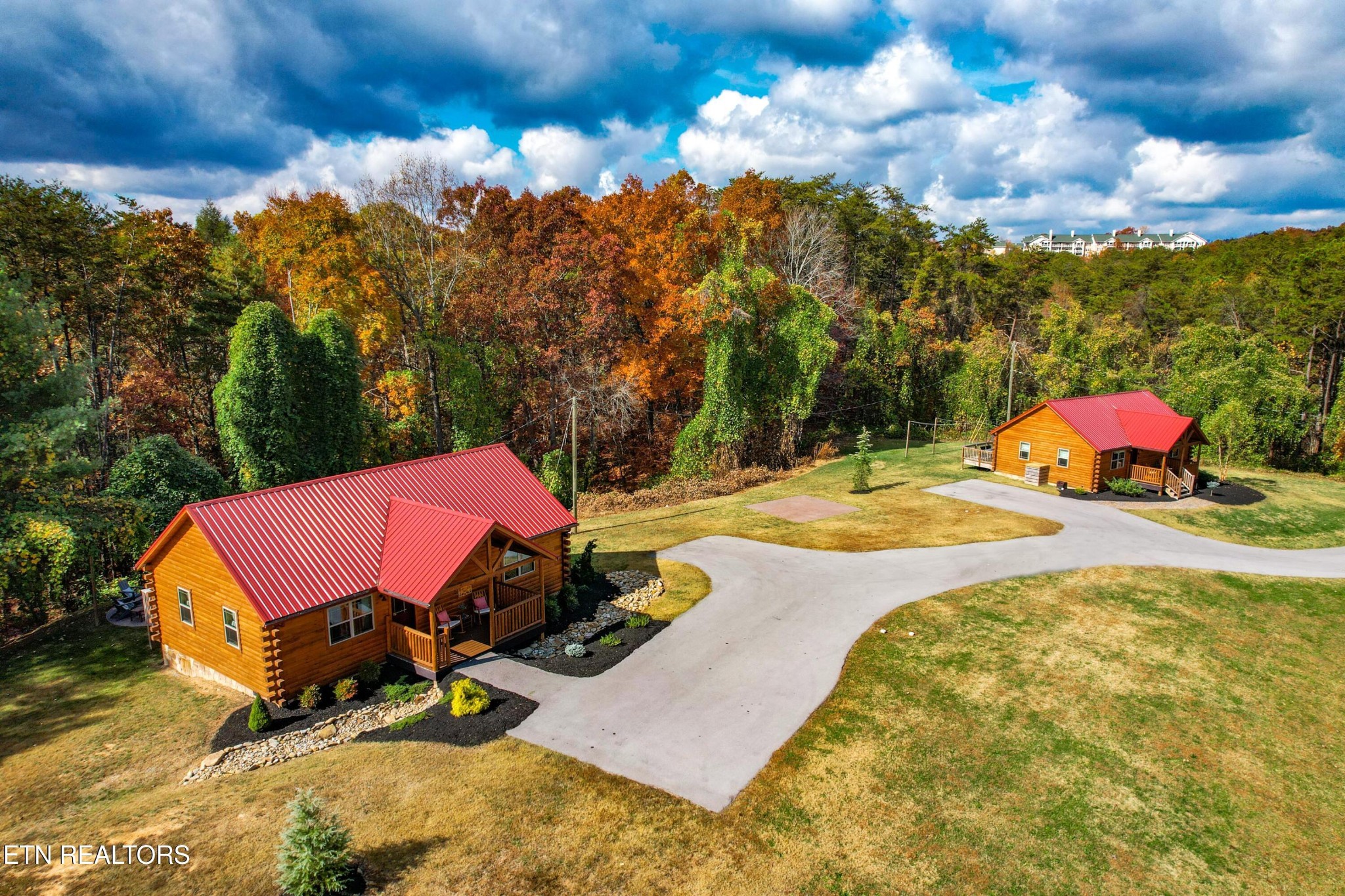 1136 Pinyon Circle Sevierville, TN 37863 - Photo 3 of 57