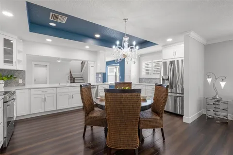 $885,000 | 427 Villa Grande Avenue South, St. Petersburg, FL 33707