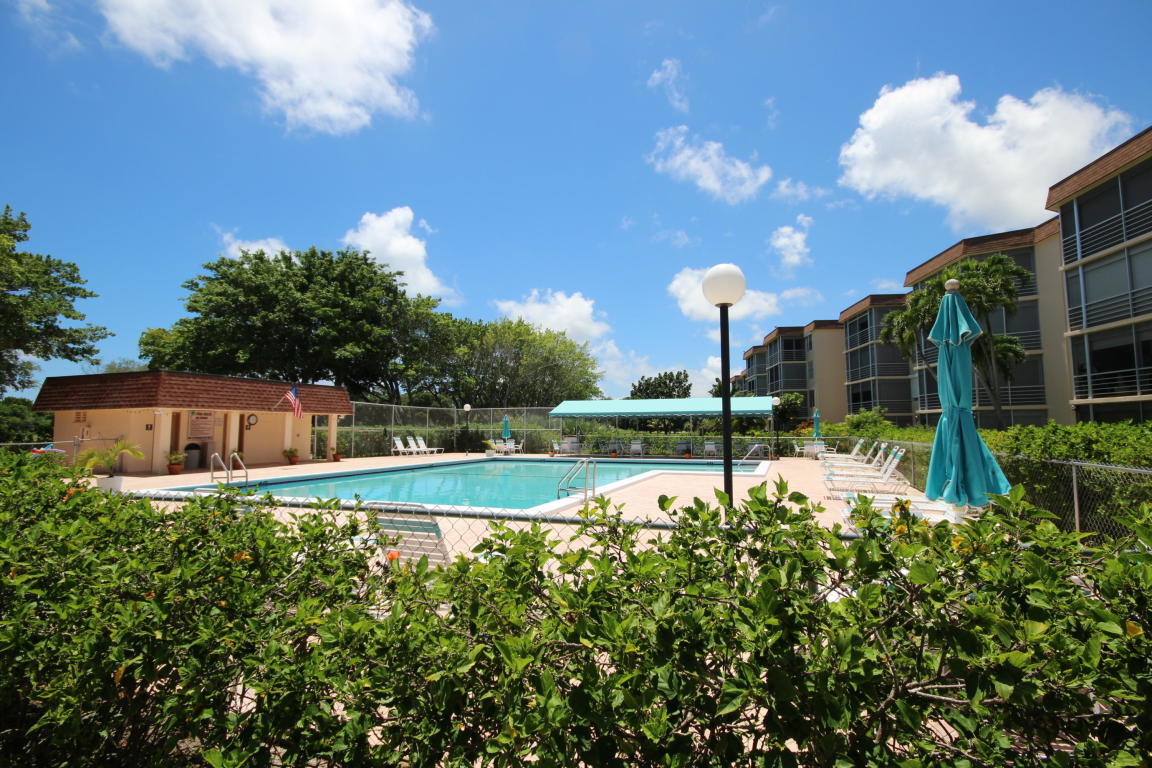 6000 Northwest 2nd Avenue, Unit 338 Boca Raton, FL 33487 - Photo 3 of 4 6000 pool 2