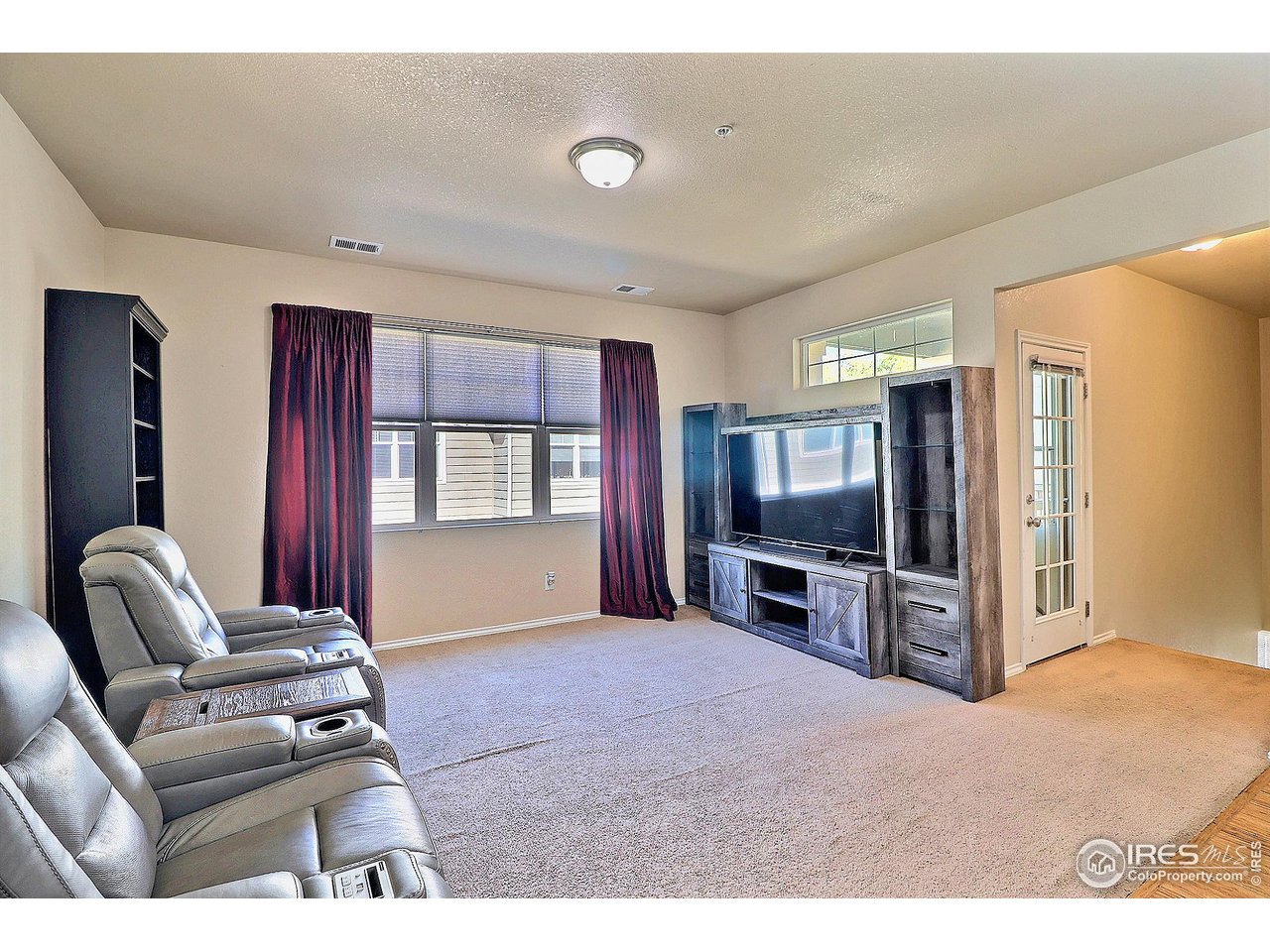 6911 West 3rd Street, Unit 920 Greeley, CO 80634 - Photo 4 of 35 Large Living Room