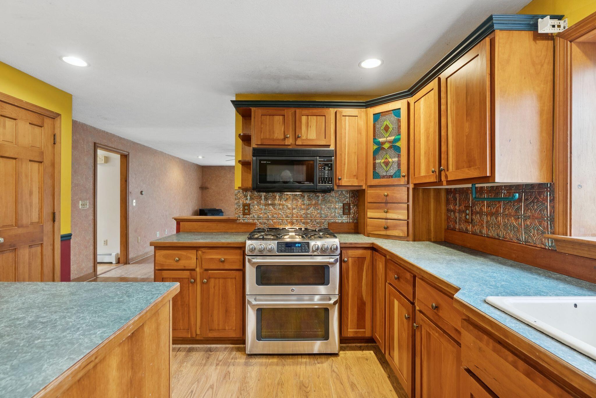 9 Hammond Road Kennebunk, ME 04043 - Photo 11 of 57 Kitchen