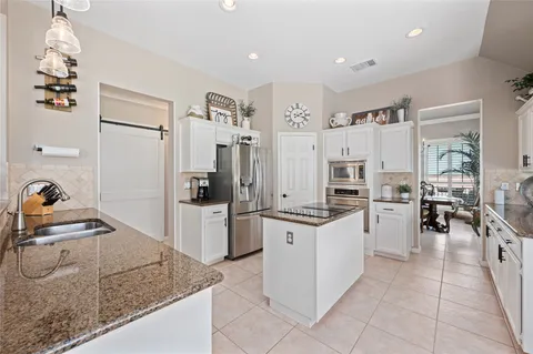 $1,050,000 | 5413 Merrywing Circle, Austin, TX 78730