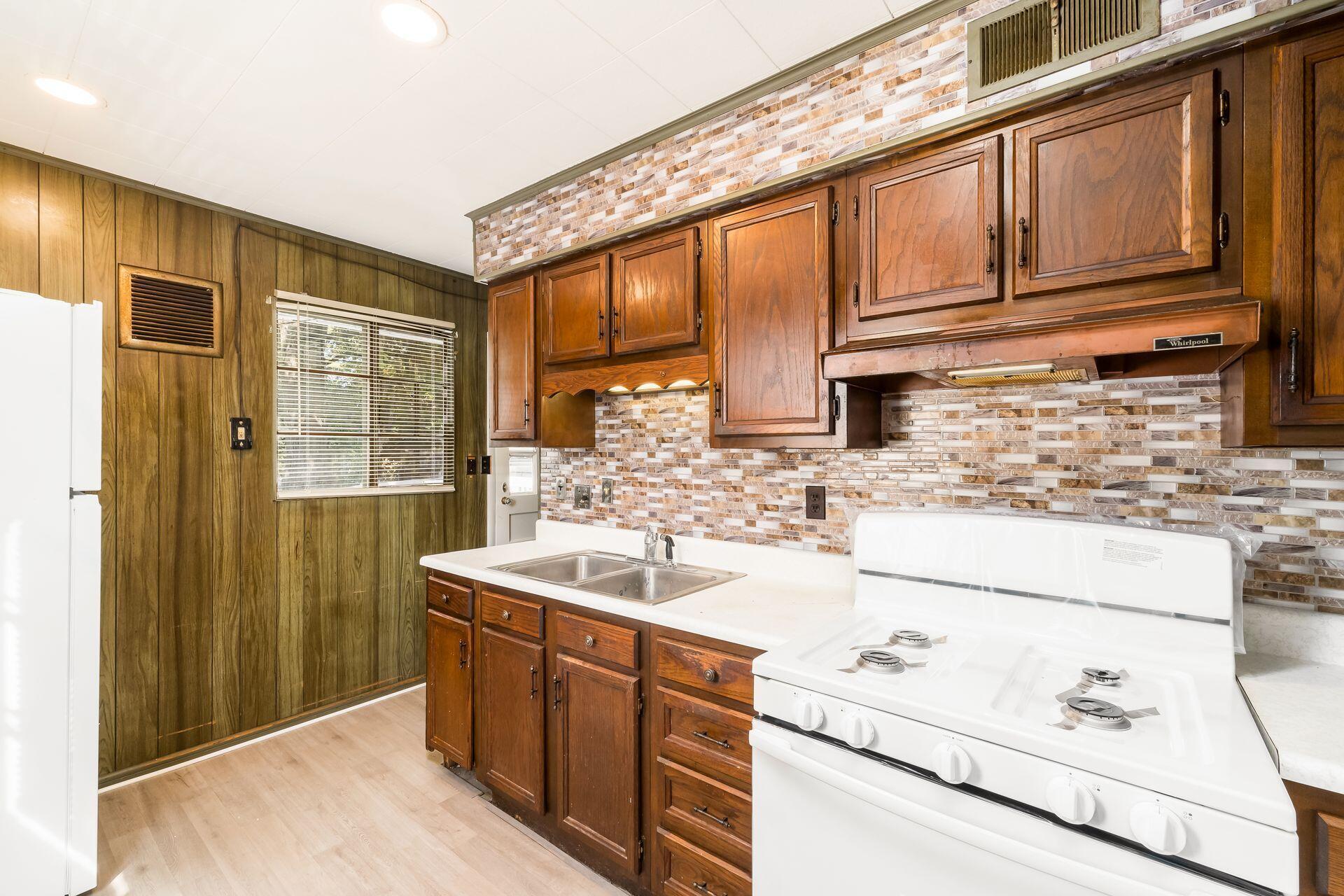 879 South Hampton Road Columbus, OH 43227 - Photo 7 of 25 14_879 S Hampton R