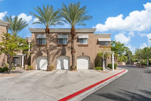 $395,000 | 805 Dana Hills Court, Unit 104, Las Vegas, NV 89134