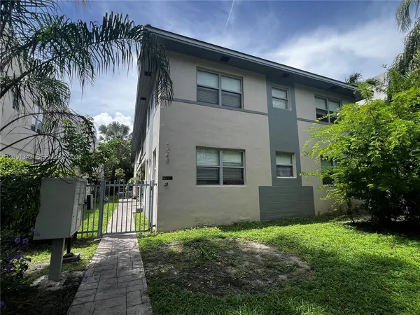 $2,200 | 1040 Jefferson Avenue, Unit 5, Miami Beach, FL 33139