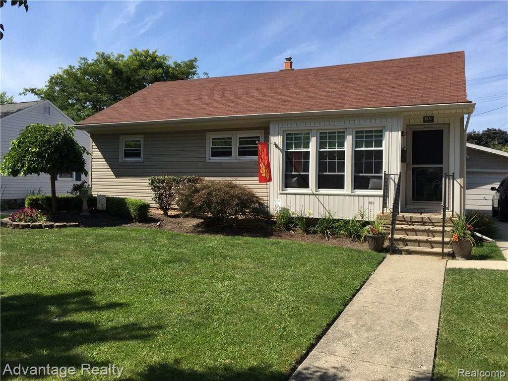 1430 Hampton Road Mount Clemens, MI 48043 - Photo 2 of 41 046.JPG
