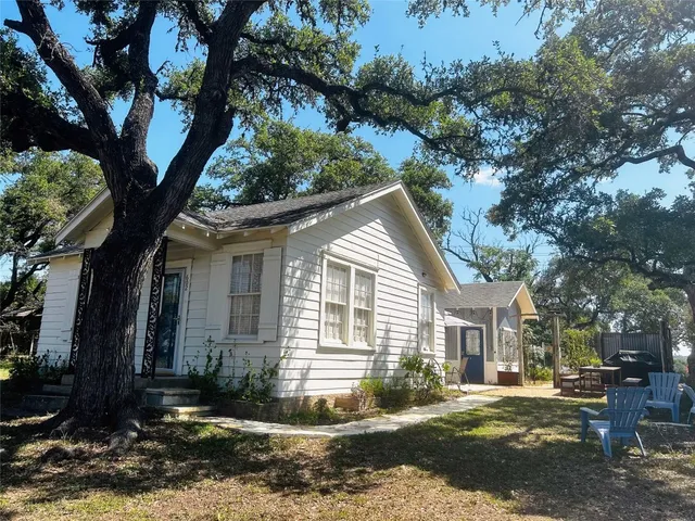 $3,750 | 602 Old Fitzhugh Road, Dripping Springs, TX 78620