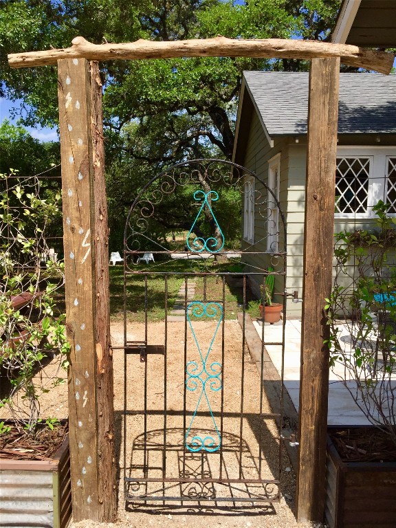 602 Old Fitzhugh Road Dripping Springs, TX 78620 - Photo 7 of 11