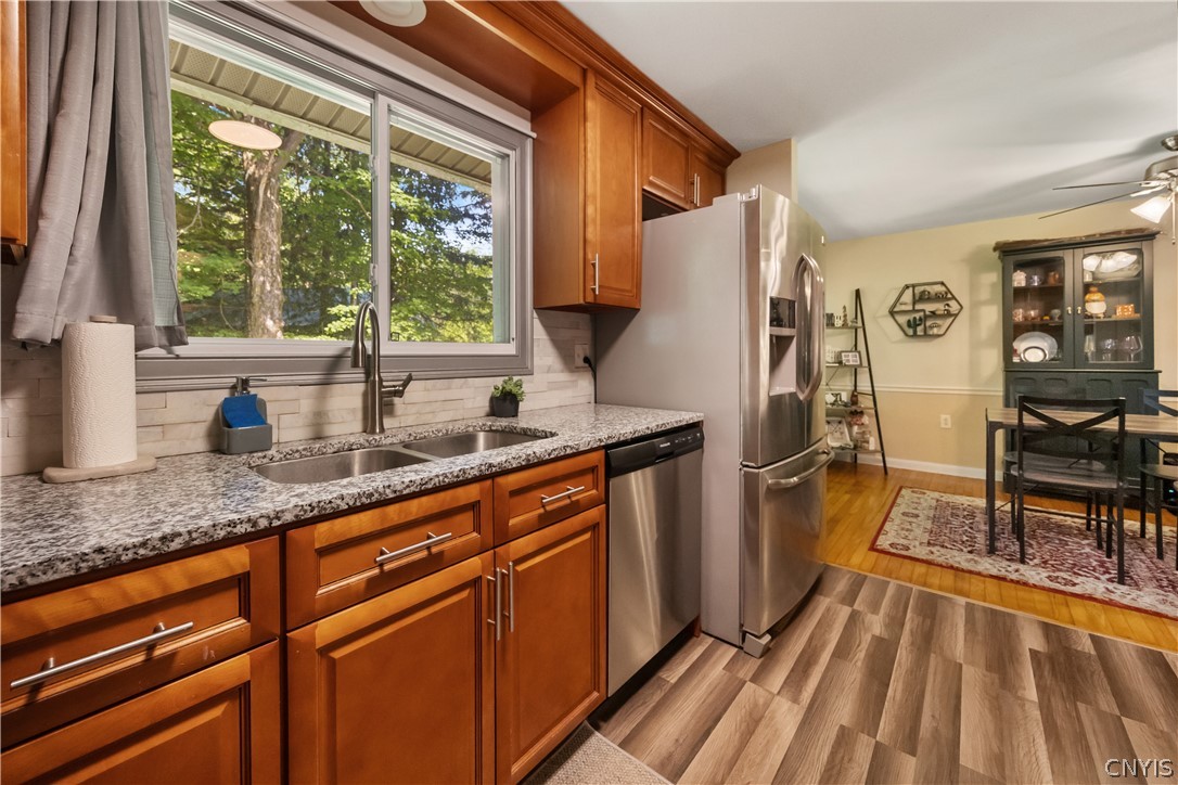 5353 Onondaga Road Camillus, NY 13031 - Photo 13 of 33