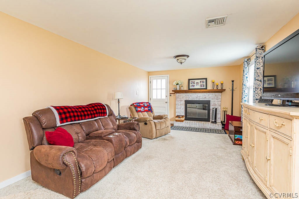 8202 Cardova Road Richmond, VA 23227 - Photo 12 of 48 FAMILY ROOM W/ FIREPLACE, BUILT-INS
