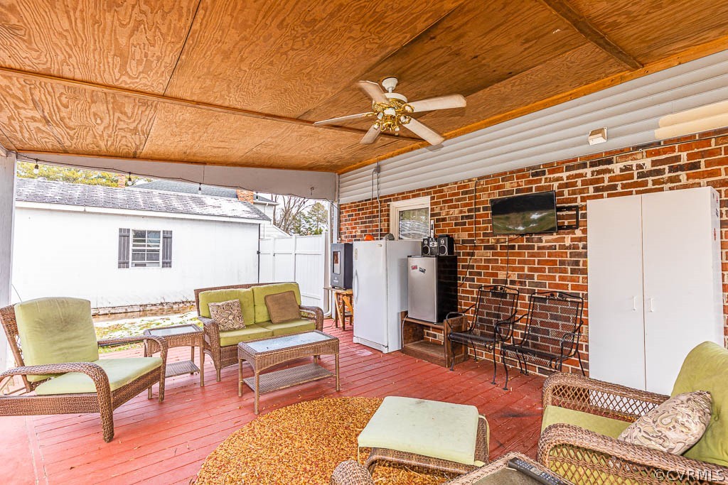 8202 Cardova Road Richmond, VA 23227 - Photo 44 of 48 LARGE PATIO W/ CEILING FAN