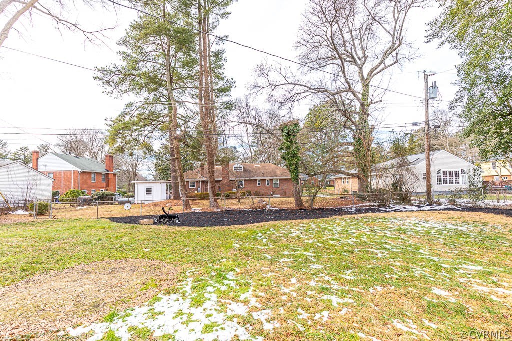8202 Cardova Road Richmond, VA 23227 - Photo 6 of 48 BACKAYRD, FENCED