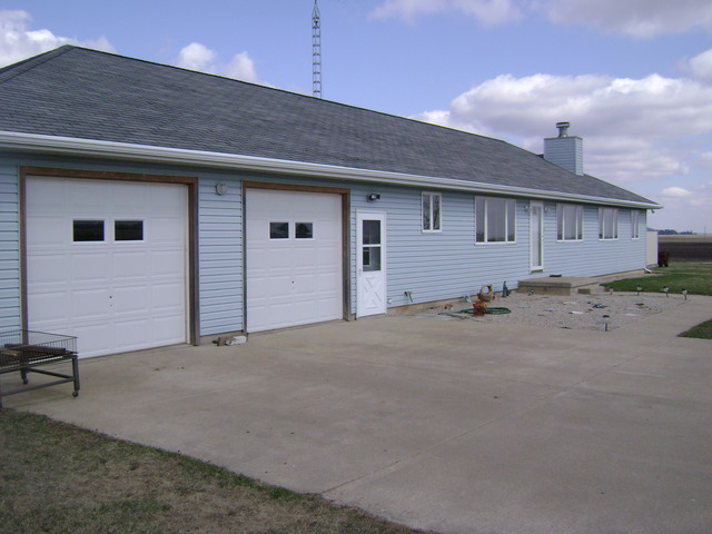 877 North 3450th Road Utica, IL 61373 - Photo 5 of 12