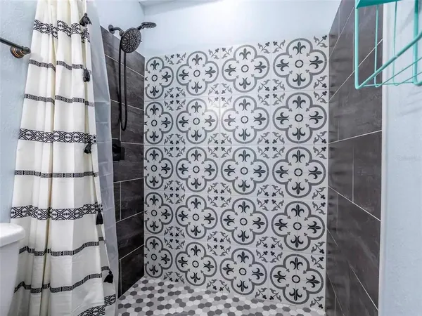 $2,100 | 4401 Lenmore Street, Unit 3, Orlando, FL 32812