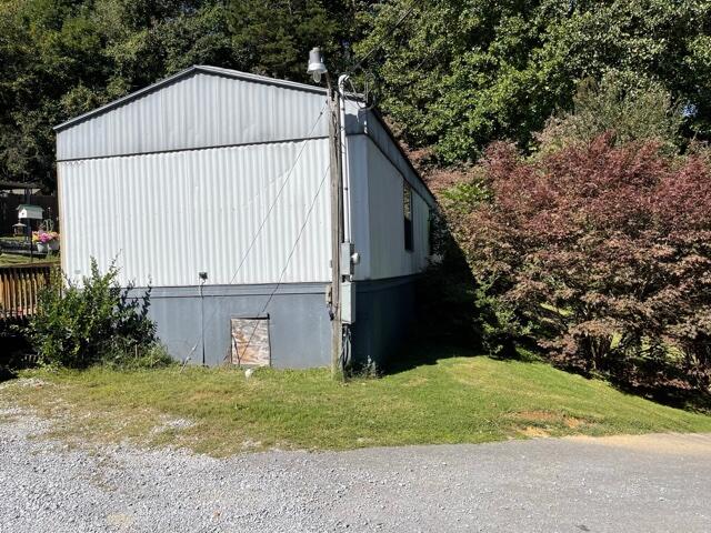 111 Yarber Road Unicoi, TN 37692 - Photo 6 of 11 IMG_0368