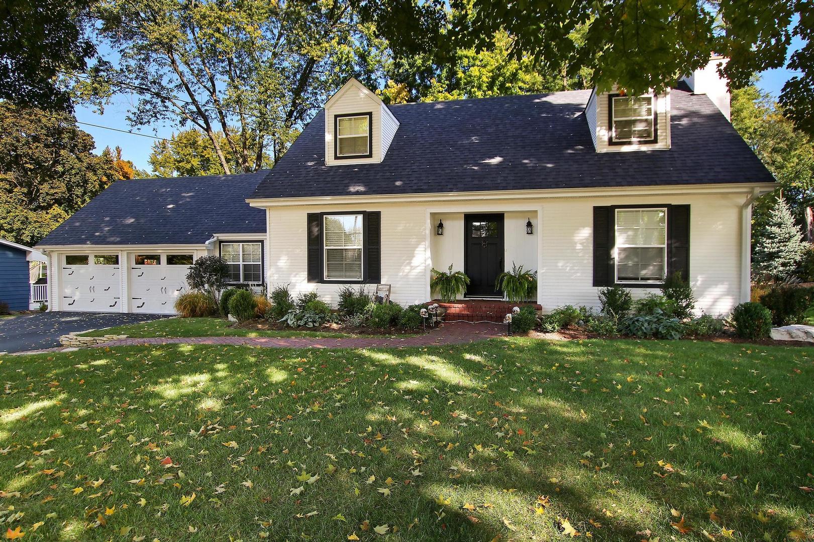 338 West Roslyn Road Barrington, IL 60010 - Photo 1 of 25 Gallery Image 1
