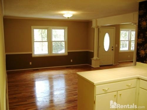 223 Clarke Stream Drive Anderson, SC 29621 - Photo 2 of 10 Gallery Image 2