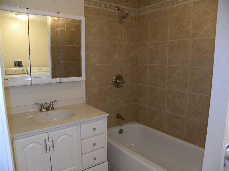 95 East School House Crossing Road Topsham, ME 04086 - Photo 18 of 30 Bathroom.