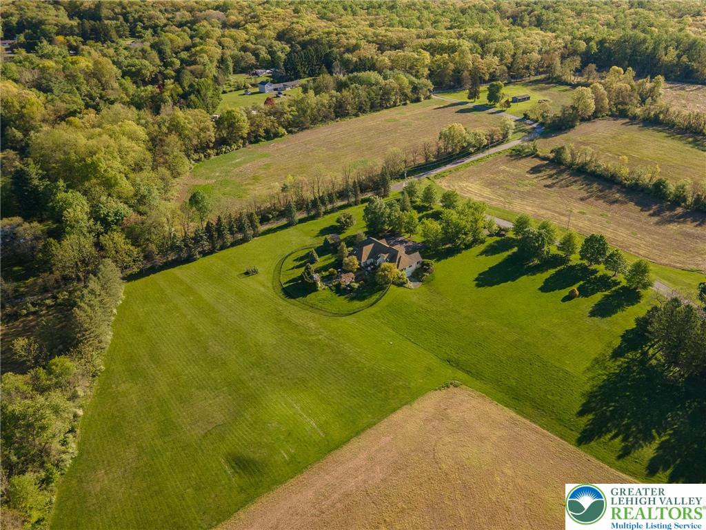 1089 Deemer Road Bath, PA 18014 - Photo 38 of 57