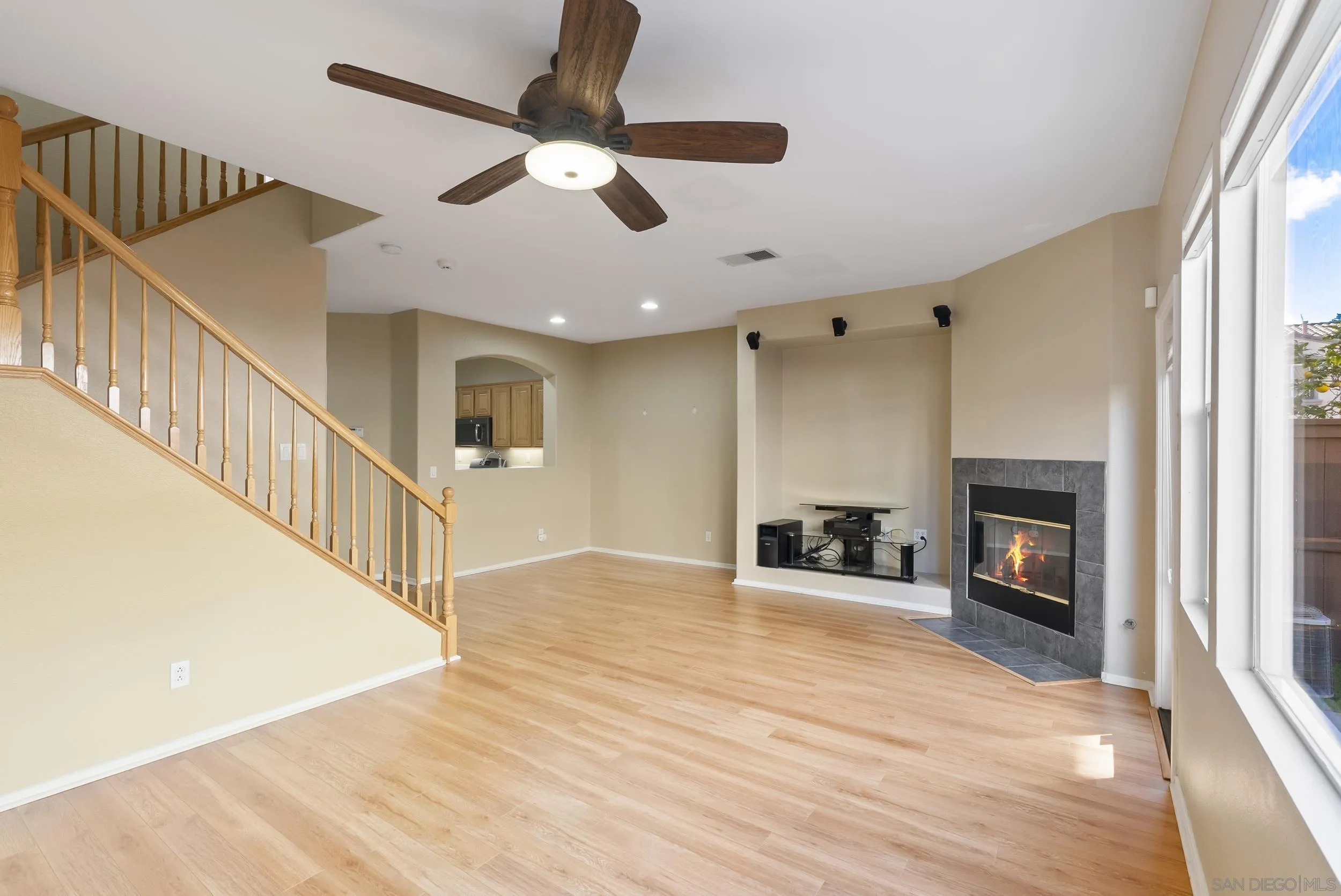 638 Sumner Way, Unit 4 Oceanside, CA 92058 - Photo 10 of 51 Gallery Image 10
