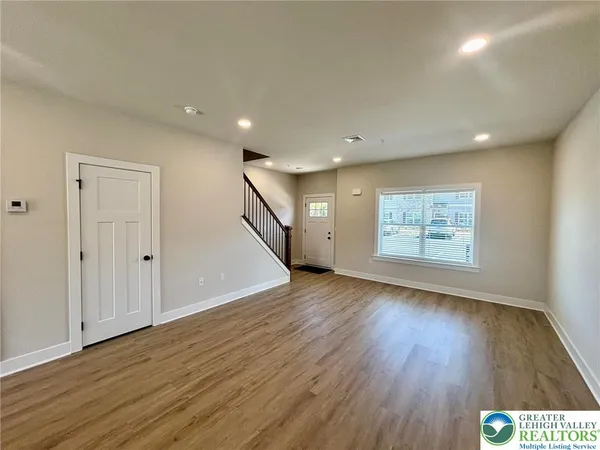 $2,500 | 1411 Greenview Drive, Unit 21, Bethlehem, PA 18018