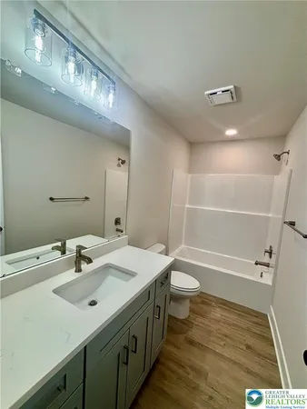 $2,500 | 1411 Greenview Drive, Unit 21, Bethlehem, PA 18018