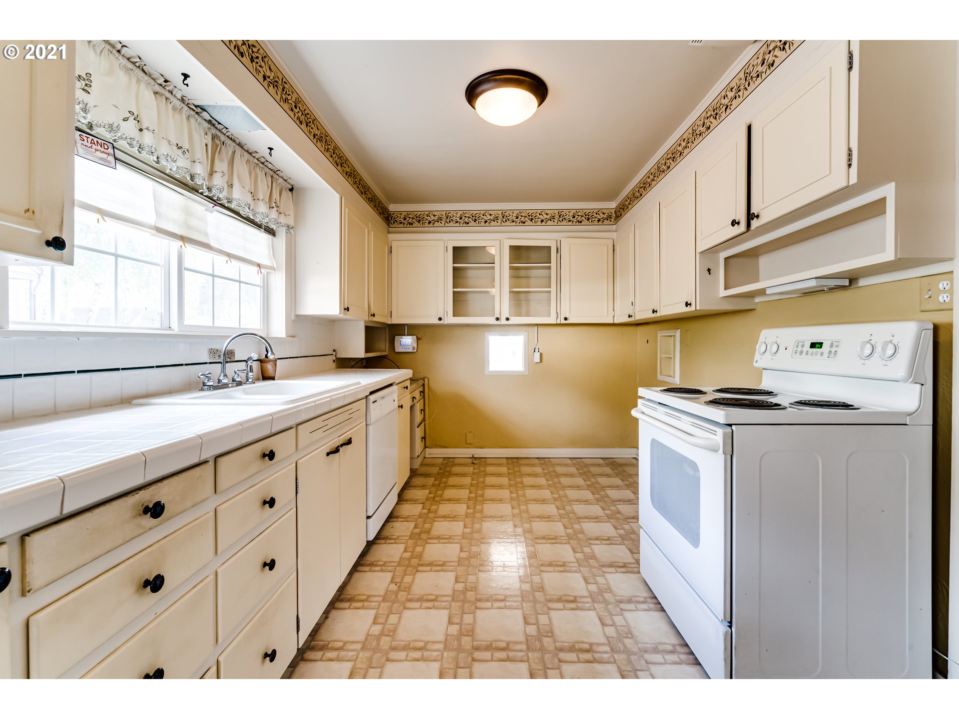 906 5th Street Springfield, OR 97477 - Photo 14 of 25