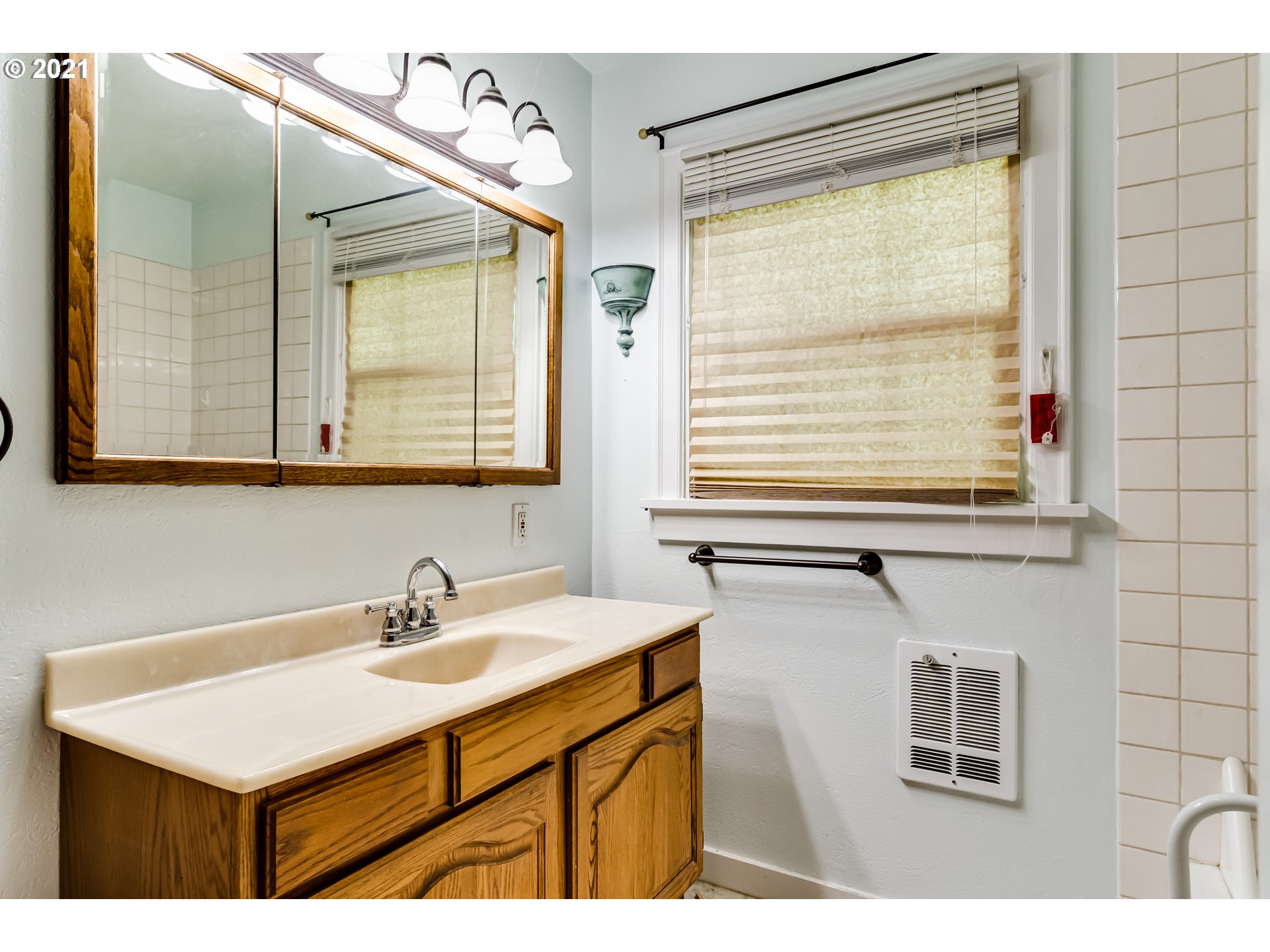 906 5th Street Springfield, OR 97477 - Photo 17 of 25