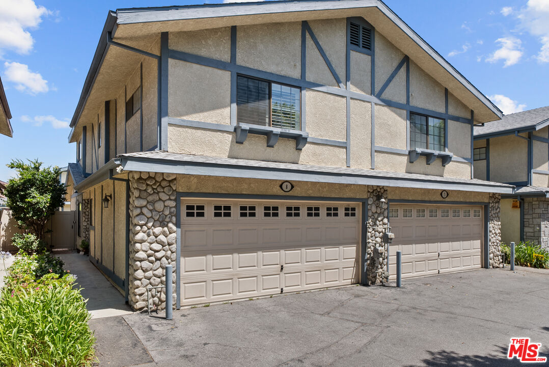 18435 Keswick Street, Unit 8 Reseda, CA 91335 - Photo 1 of 42