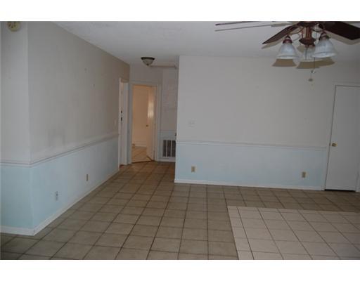 201 Northeast 26th Street Boca Raton, FL 33431 - Photo 12 of 18 a view of an empty room