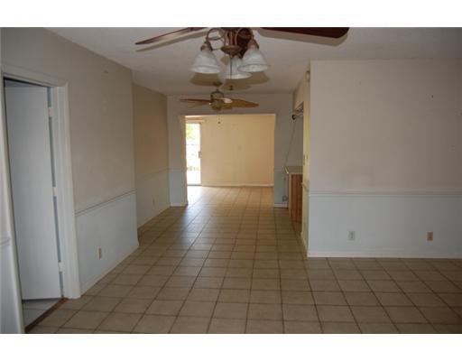 201 Northeast 26th Street Boca Raton, FL 33431 - Photo 8 of 18 a view of an empty room and window