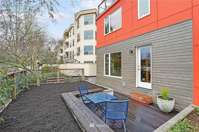 a house view with sitting space