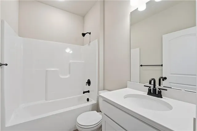 $422,418 | 9637 North Colrain Avenue, Kansas City, MO 64154