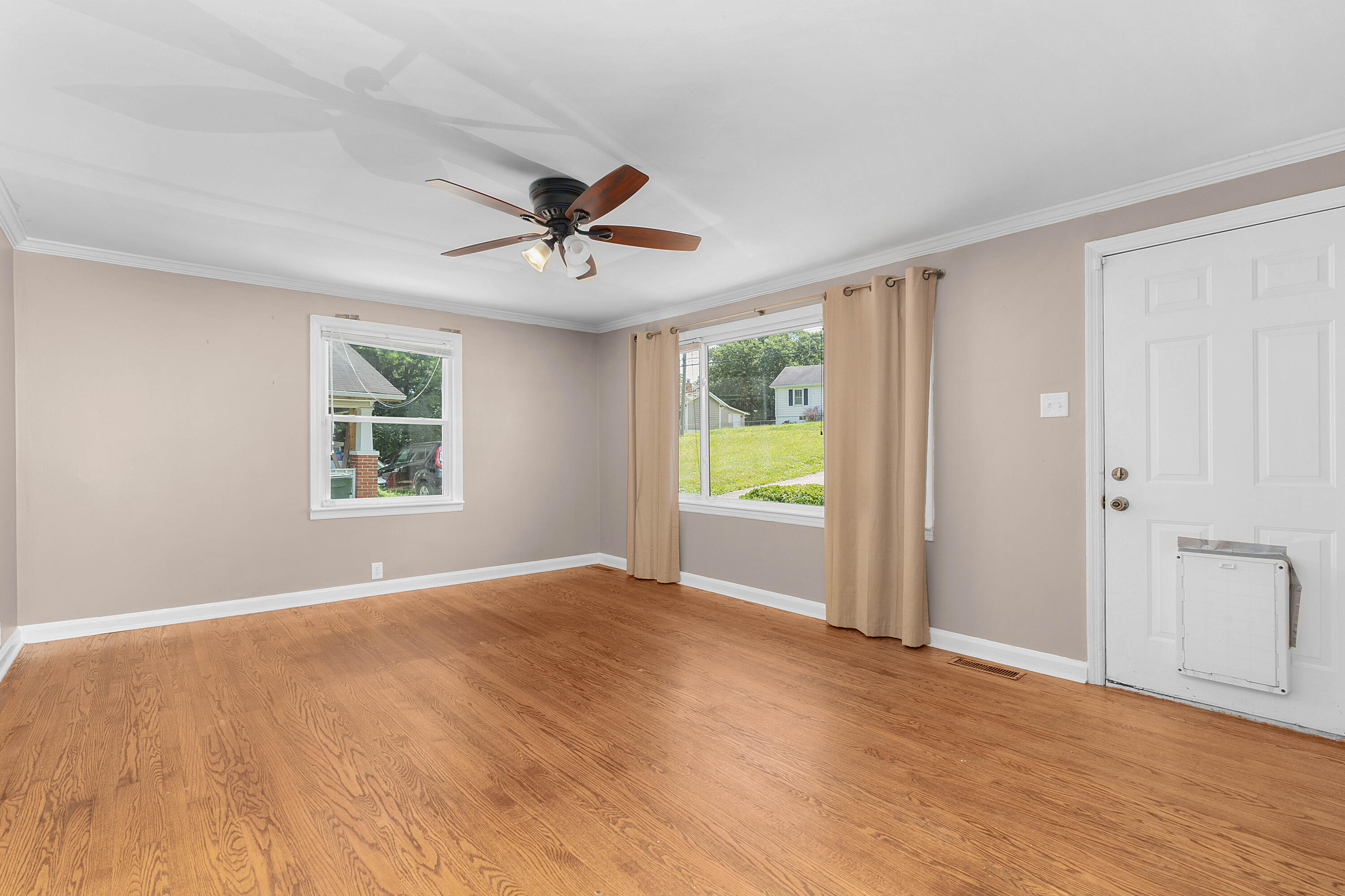 2735 Harrison Pike Chattanooga, TN 37406 - Photo 4 of 26 15 - 2735 Harrison Pike - Interior