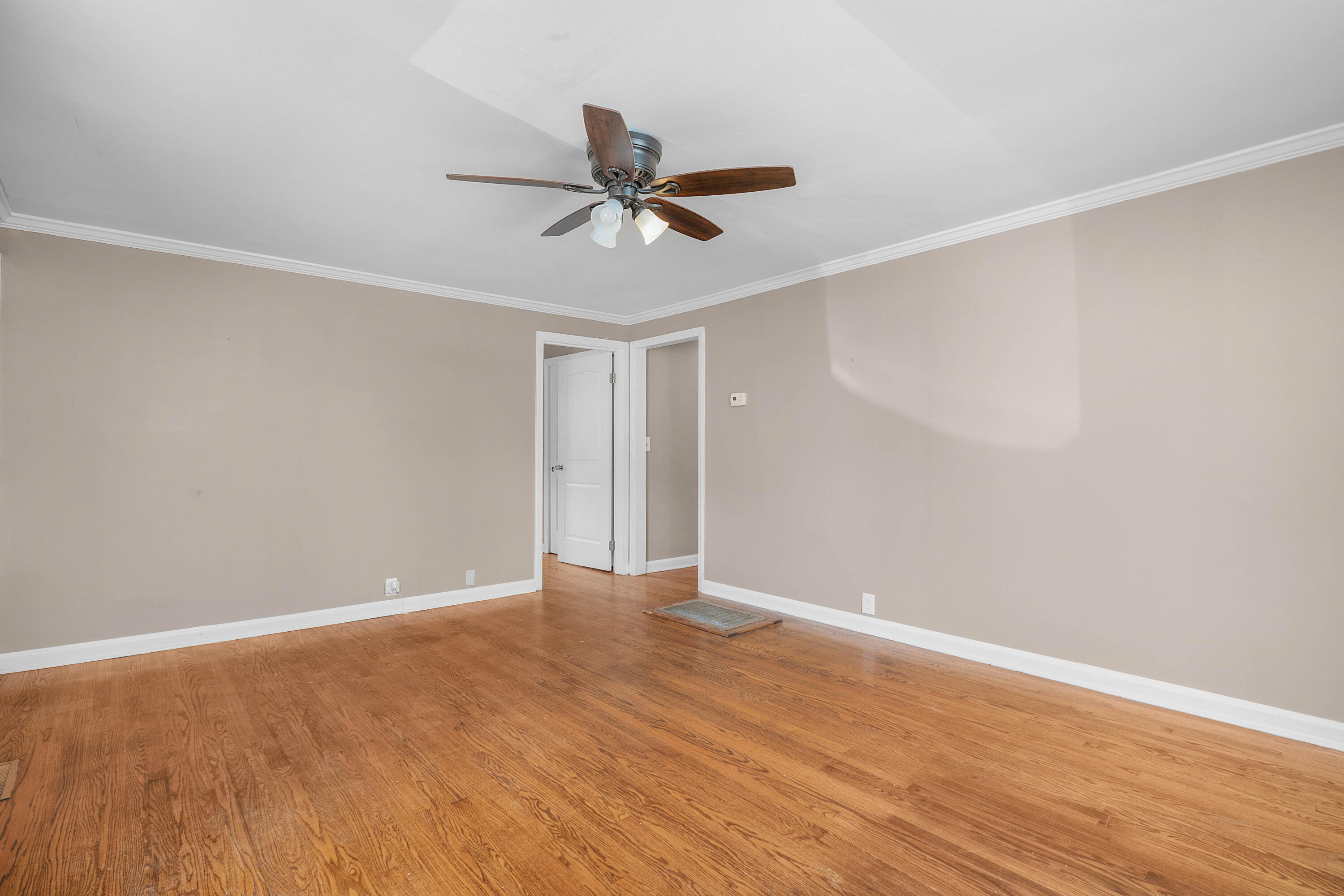 2735 Harrison Pike Chattanooga, TN 37406 - Photo 5 of 26 16 - 2735 Harrison Pike - Interior