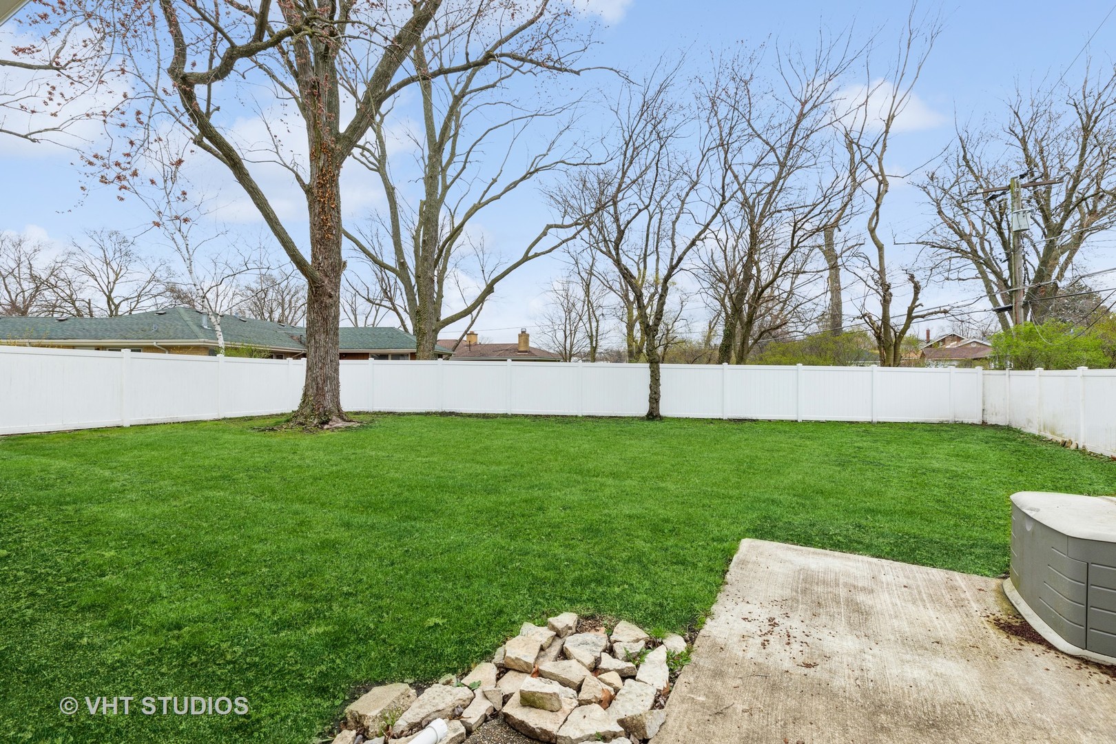 1033 Braemar Road Flossmoor, IL 60422 - Photo 13 of 15 a view of yard with grass and trees