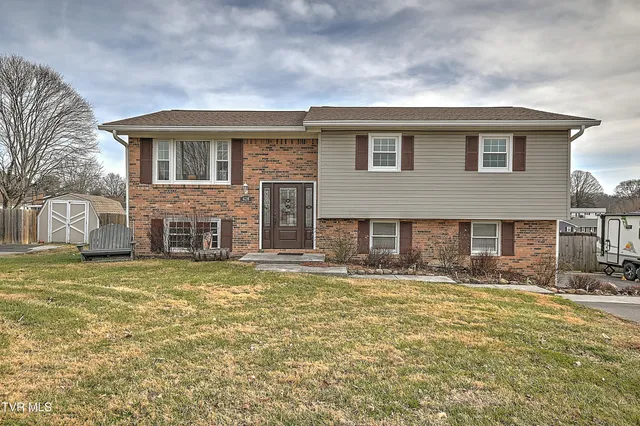 $295,000 | 428 Timber Oak Drive, Bristol, VA 24201