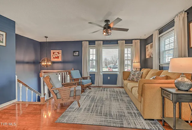 $294,000 | 428 Timber Oak Drive, Bristol, VA 24201