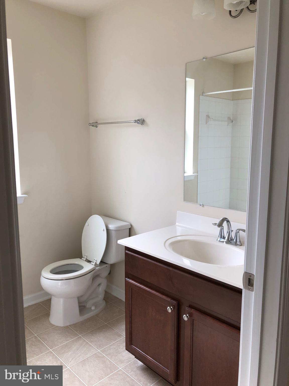 907 Horse Collar Road Accokeek, MD 20607 - Photo 32 of 98 Hall Bath Upstairs