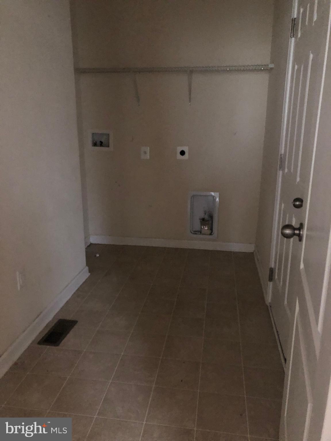 907 Horse Collar Road Accokeek, MD 20607 - Photo 74 of 98 Main Level Laundry Room