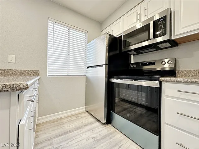 $1,840 | 5080 Indian River Drive, Unit 400, Las Vegas, NV 89103